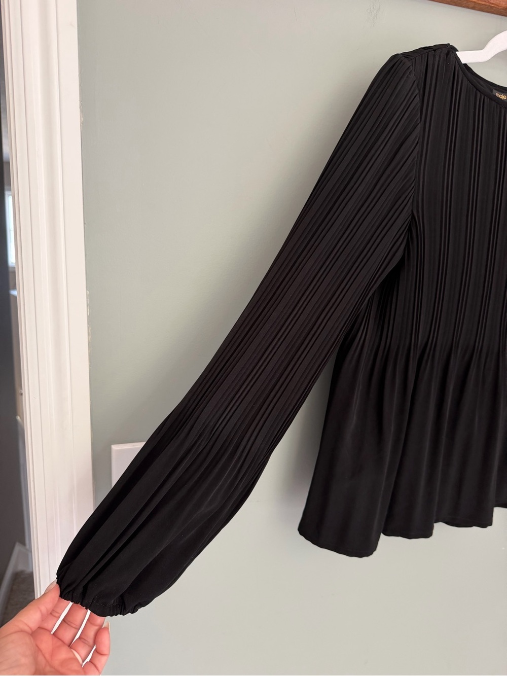 Maje "Lockin" Crepe Boat Neck Long Sleeve Black Pleated Blouse - Picture 4 of 17
